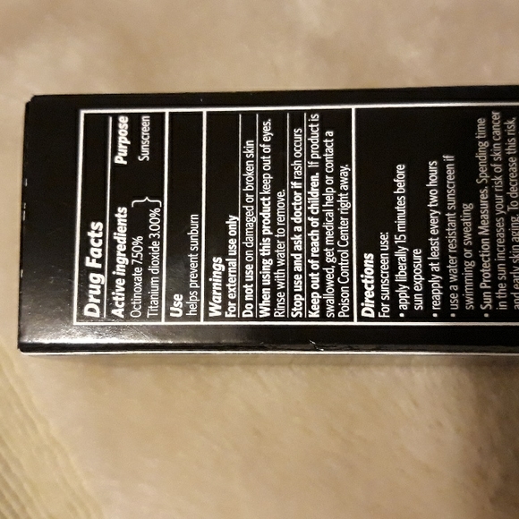 *SEALED* Bobbi Brown Nude Finish Tinted Moisturizer Spf15 Extra Light Tint - Picture 10 of 16